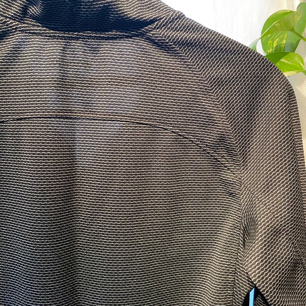 Reflecting work out long sleeve shirt - Picture 2 of 4